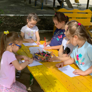 Jocurile copilăriei sunt de neuitat