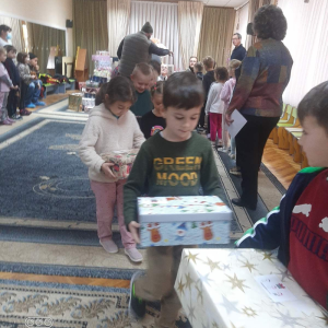 Un zâmbet de Crăciun pentru cei mici