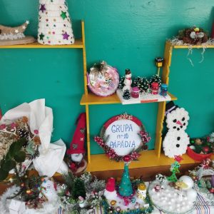 Expoziții deosebite de iarnă au fost realizate de către copilași împreună cu părinții LA SARBĂTORILE MAGICE