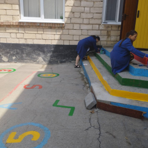 Albinuțele- hărnicuțele a Grădiniței nr.30 se pregătesc de noul an de învățămînt.